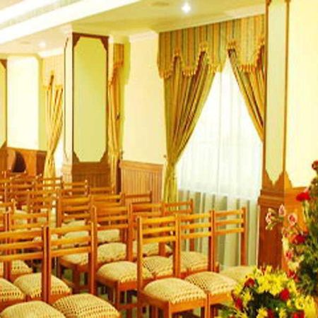 Grand Seasons Hotel Kochi Exterior photo