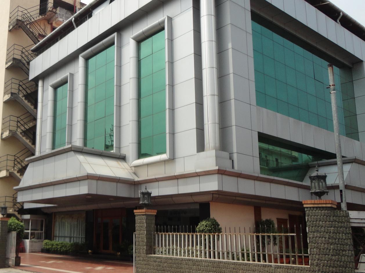 Grand Seasons Hotel Kochi Exterior photo