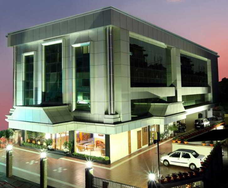 Grand Seasons Hotel Kochi Exterior photo
