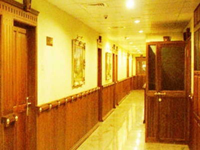 Grand Seasons Hotel Kochi Exterior photo