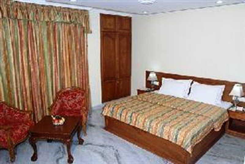 Grand Seasons Hotel Kochi Exterior photo